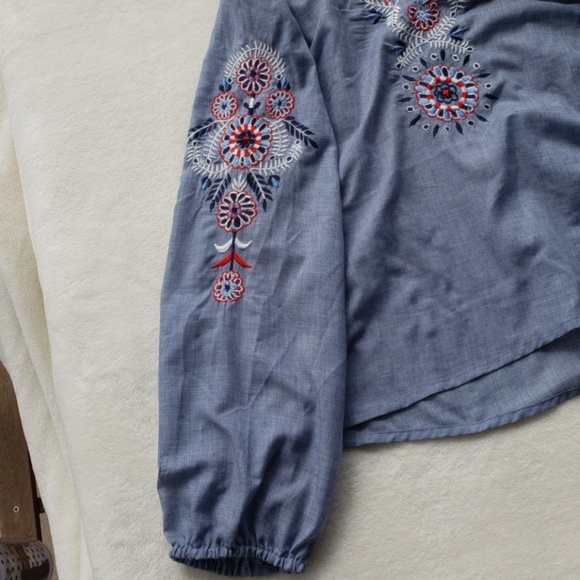 Cute top - Picture 6 of 6